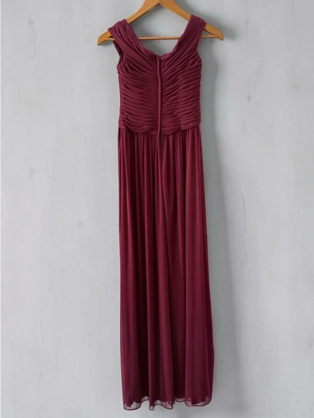 NWT David’s Bridal Off-Shoulder Evening Gown in Wine! Size 2! NEW! - Picture 11 of 15